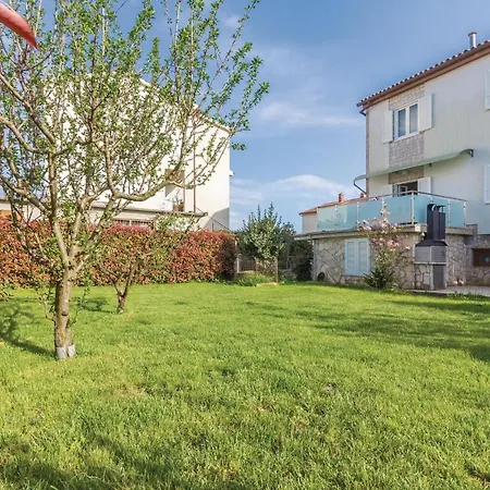 Apartment Awesome Apartment In Pula With 1 Bedrooms And Wifi *