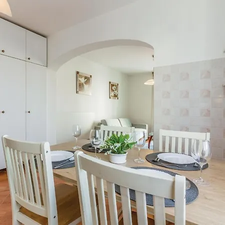 Awesome Apartment In Pula With 1 Bedrooms And Wifi